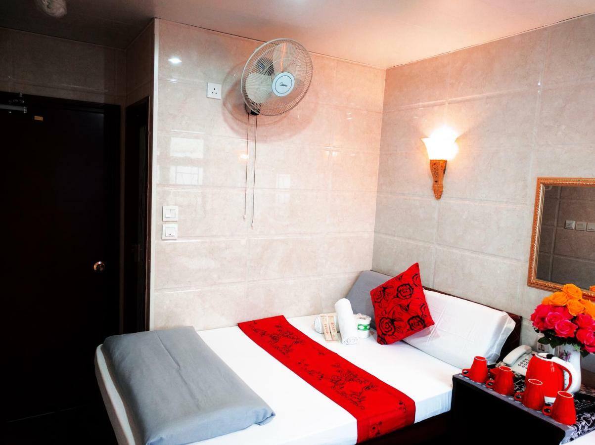 Hostel 16 Paris Guest House Block E Reception 10Th Floor Hong Kong Bagian luar foto