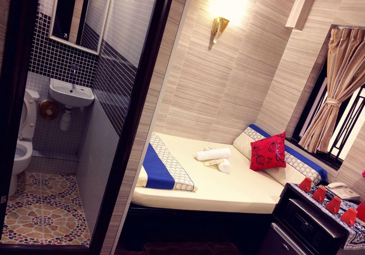 Hostel 16 Paris Guest House Block E Reception 10Th Floor Hong Kong Bagian luar foto