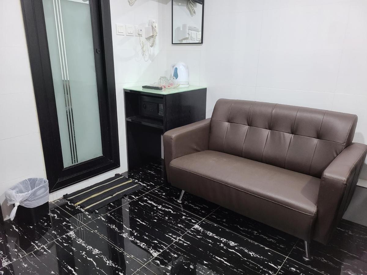 Hostel 16 Paris Guest House Block E Reception 10Th Floor Hong Kong Bagian luar foto