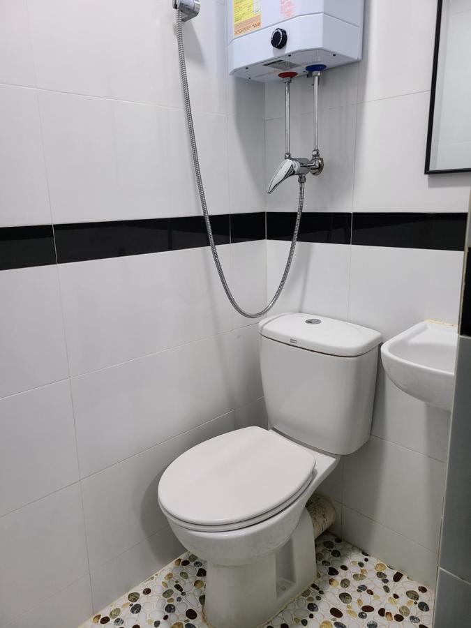 Hostel 16 Paris Guest House Block E Reception 10Th Floor Hong Kong Bagian luar foto